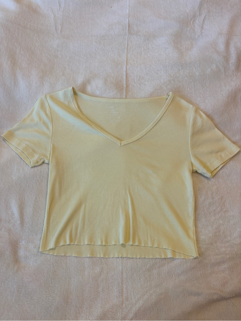 Gap butter yellow v-neck crop top
